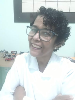 Denise Pimentel - Psicoterapeuta e Coach - Olá, me chamo Denise e ajudo adolescentes na Orientação Vocacional e adultos na Profissional.