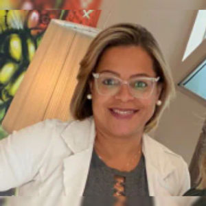 Rosângela Castanho - Curso de Penteado Iniciantes / Avançado - Master Class 2 dias de curso PRESENCIAL de Penteado para Iniciantes e avançado pois meu propósito é poder ajudar outros profissionais se especializar, e assim ter sua independência financeira e claro crescer profissionalmente no mercado de trabalho.