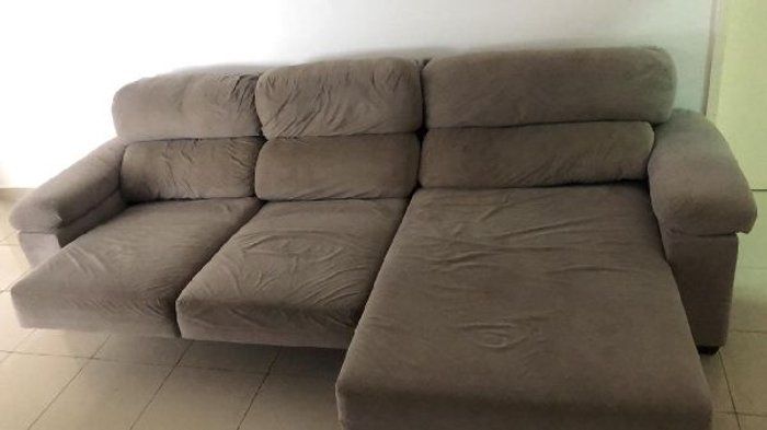 Minas Clean Limpeza Profissional - serviços limpeza e Higienização de estofados e couro - Limpeza e Higienização sofá. 3 lugares (Retrátil)