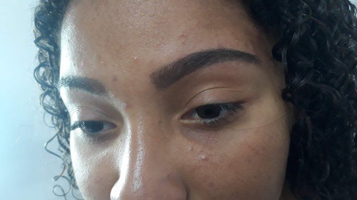 Mara Bento Beauty - Cílios e Sobrancelhas - Design Simples