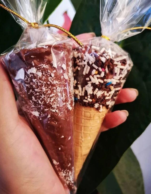 Alves Lene - Confeitaria - Cone Trufado