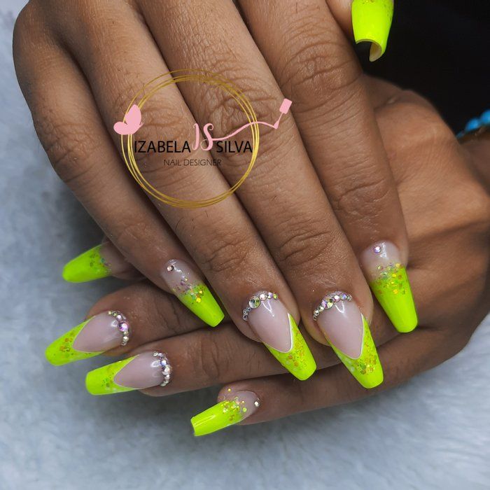 Izabela Silva - nail  - alongamento em fibra de vidro 