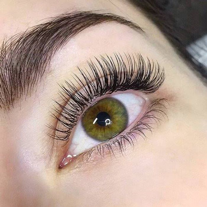 Studio Júlia Pimentel - Design de sobrancelhas, Micropigmentação, Lash Lifting, Brow lamination, Buço, Extensão de cilios, Dermaplaning, Hydra gloss, Despigmentação. - Extensão de cilios/ Volume clássick