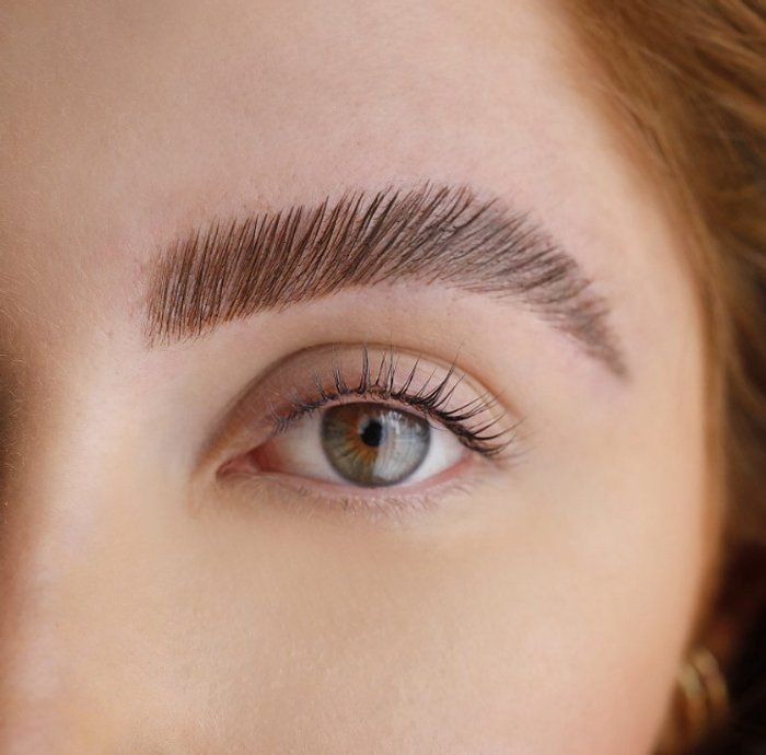 Studio Júlia Pimentel - Design de sobrancelhas, Micropigmentação, Lash Lifting, Brow lamination, Buço, Extensão de cilios, Dermaplaning, Hydra gloss, Despigmentação. - Brow Lamination