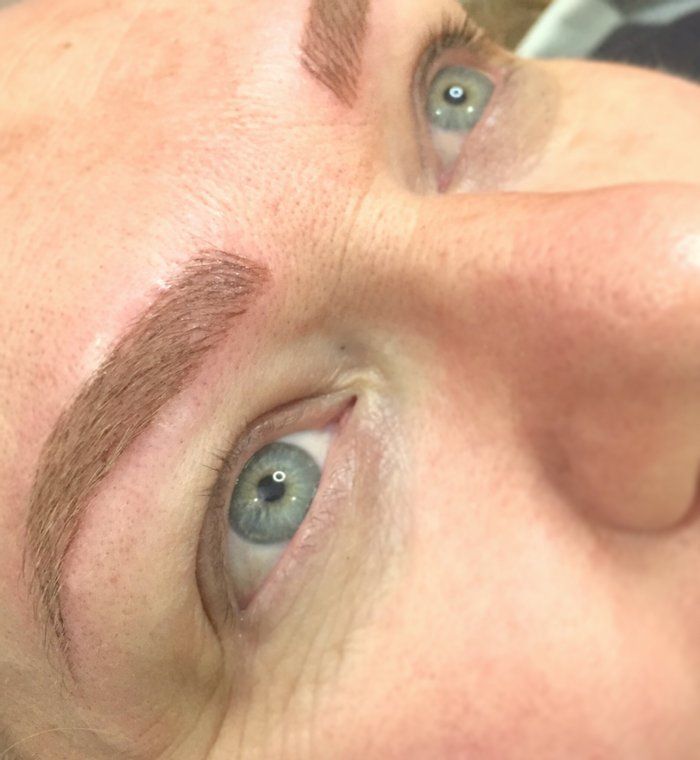 Studio Júlia Pimentel - Design de sobrancelhas, Micropigmentação, Lash Lifting, Brow lamination, Buço, Extensão de cilios, Dermaplaning, Hydra gloss, Despigmentação. - Microblanding