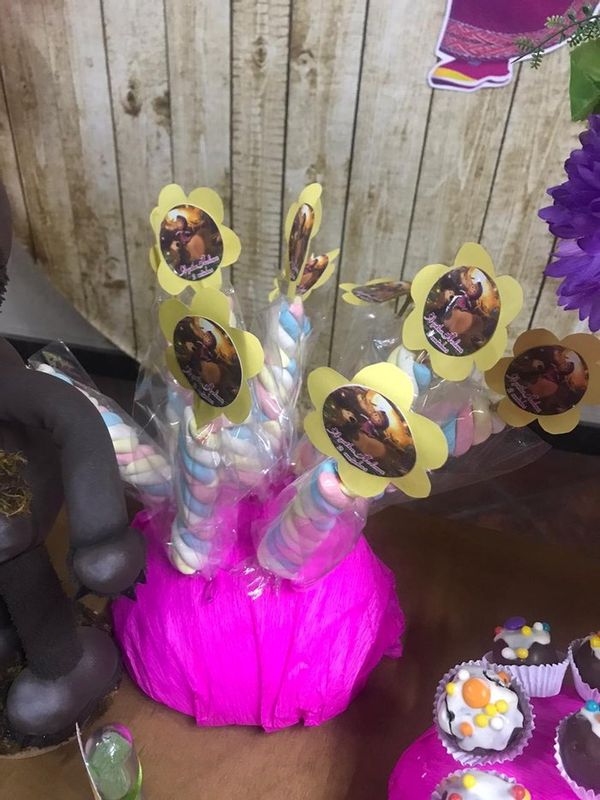 Thalitachocolates - confeitaria - Espeto de marshmallow