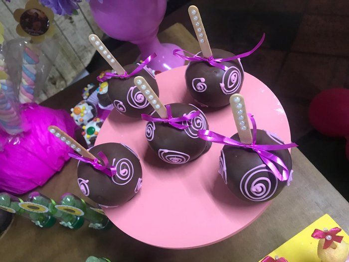 Thalitachocolates - confeitaria - maca do amor de chocolate para festa