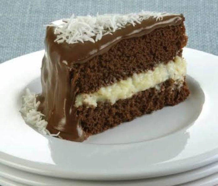 Nica Lanches - Alimento - Fatia de bolo recheado