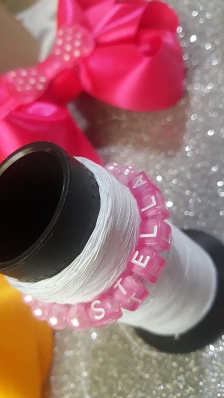 Aurora Dy Laço - Especialista em Laços - pulseirinha com nome