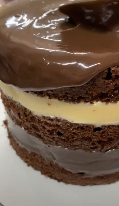Rosana Amaral - confeitaria Artesanal - torta de chocolate 3 recheios