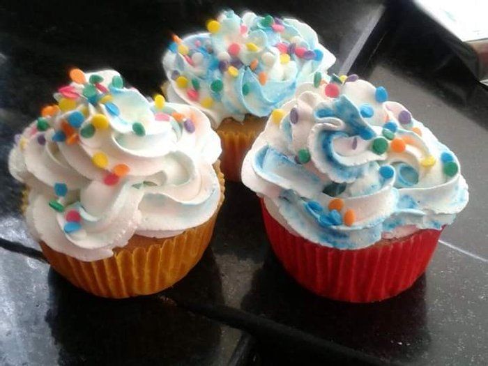 Rosana Amaral - confeitaria Artesanal - cupcakes simples