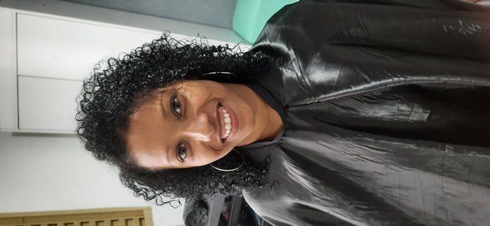 Pamela Souza - Empreendedora - Tratamento para os cachos