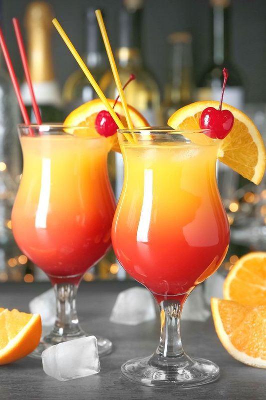 Heavy Drinks - Coquetelaria - sexy on the beach