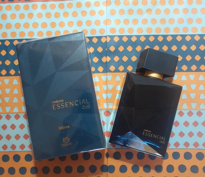 Marcia Trindade - cosméticos natura - perfume Essencial oud