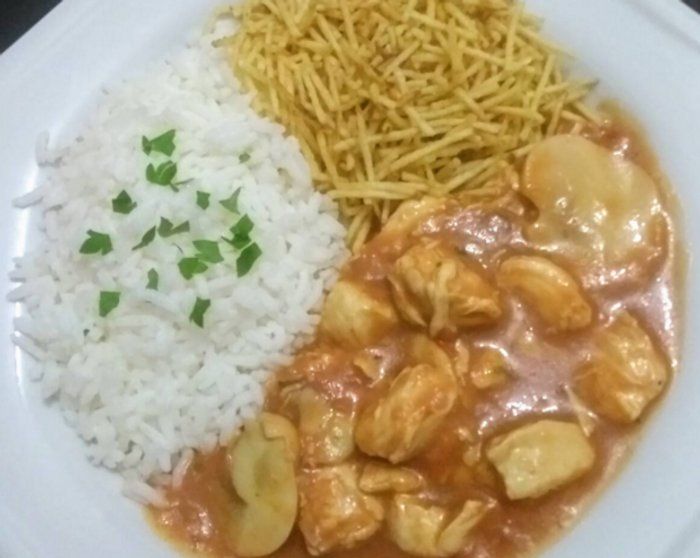 Villa Pepe Gourmet - Cozinha brasileira - Strogonoff de Frango