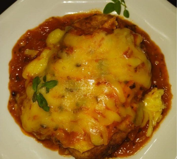 Villa Pepe Gourmet - Cozinha brasileira - Filé de Tilápia a Parmediana