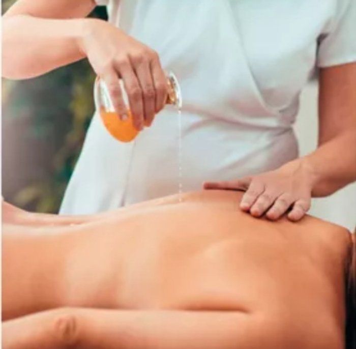 Helena Oliveira - Especialista em Marketing Digital - Massagem modeladora