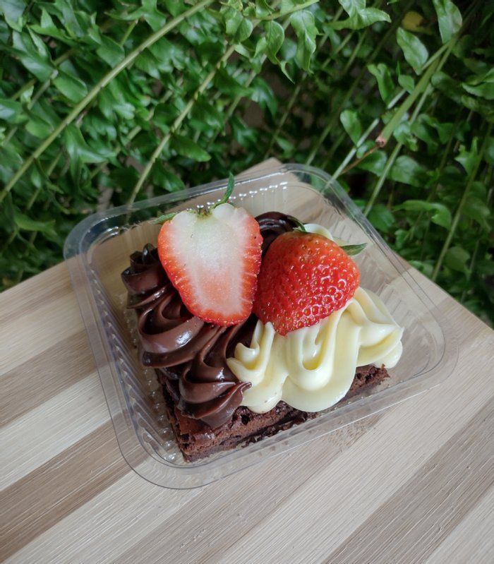 Eliete Sousa - Doceria  - Brownie gourmet (Brigadeiro e ninho).
