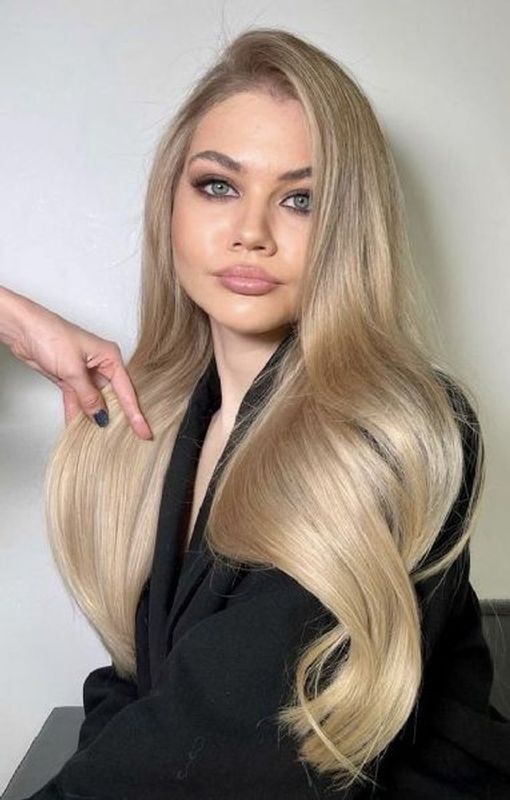 Ursula Cassino  - Cabeleireira e maquiadora  - Escova 