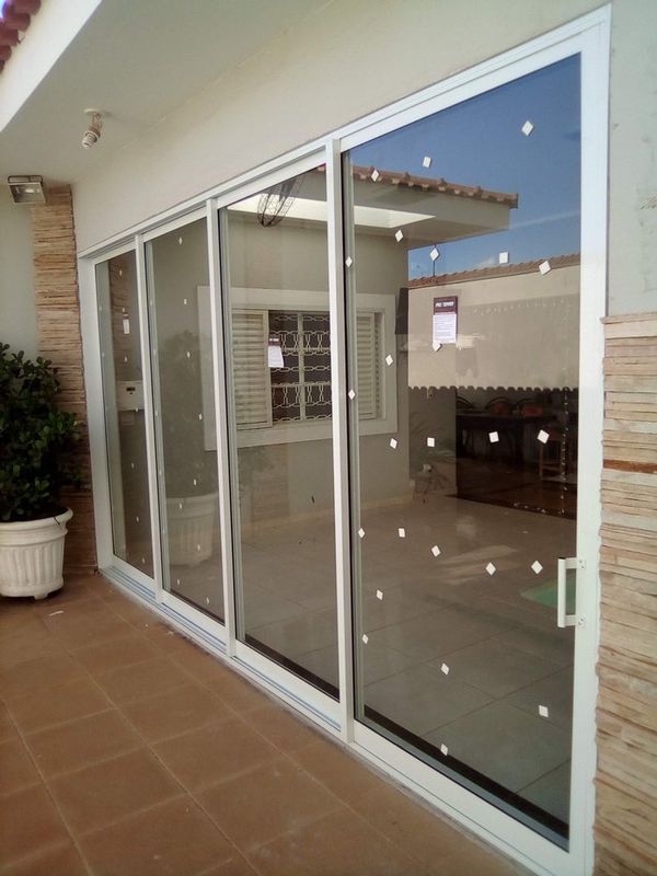 Ferreira Vidros - serviços para casa e sua empresa - Esquadrias de Aluminios