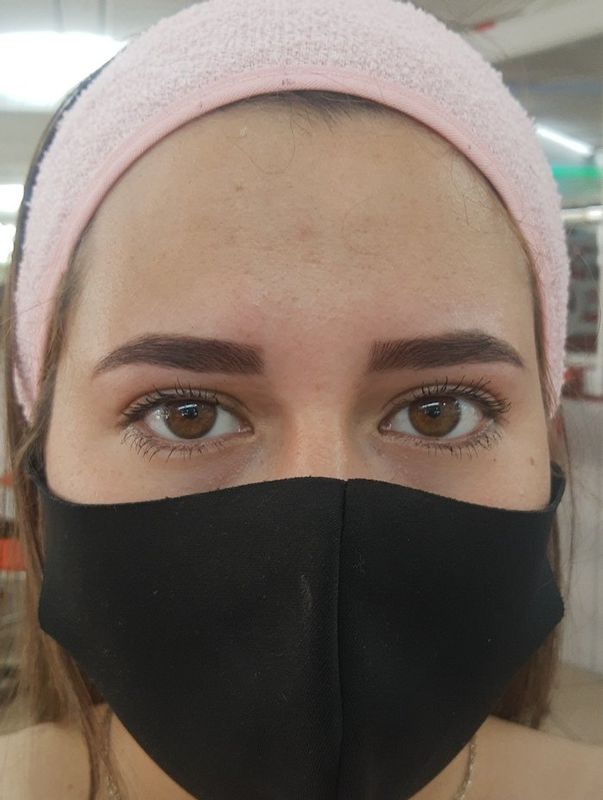 Thais Souza - Make,beleza & estética - Aplicação de Henna