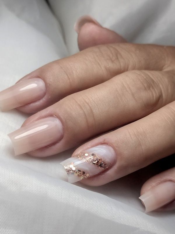 Karla Oliveira - nail designer - alongamento + filha única 