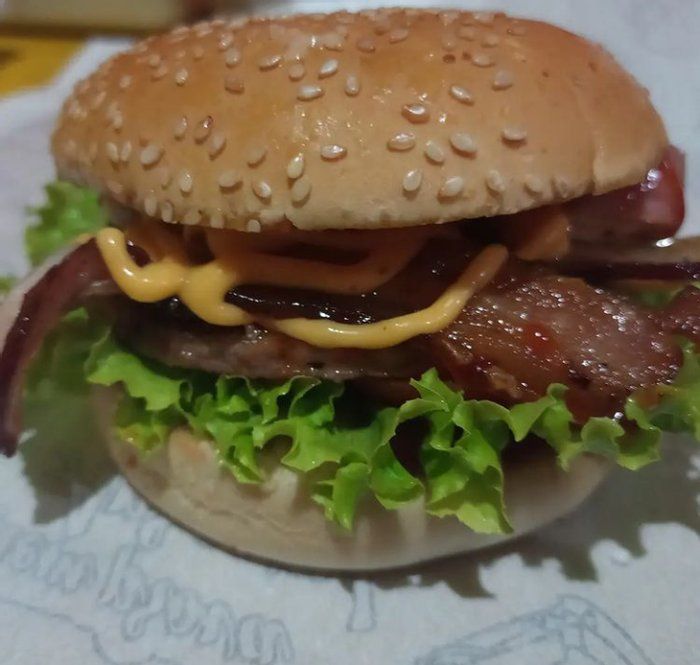 Sarah Fortes - lanchonete Sarah Burguer - x-bacon