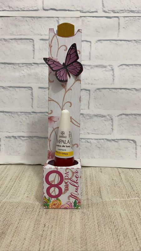 Celeste - Papelaria - Caixa com esmalte e lixa