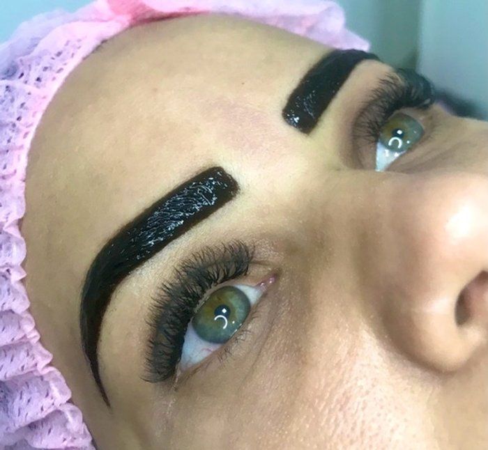 Thalia Brasil Studio - Lash Designer - Designer de sobrancelhas - sobrancelha Personalizada + henna