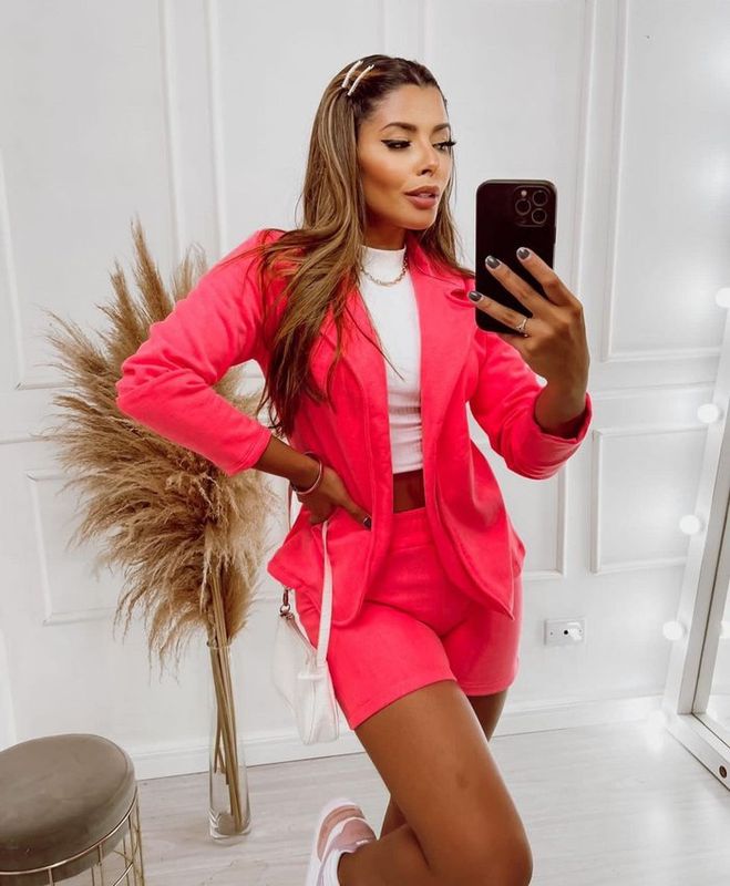 Estilo Menina - Moda Feminina - Conjunto Blazer + Shorts