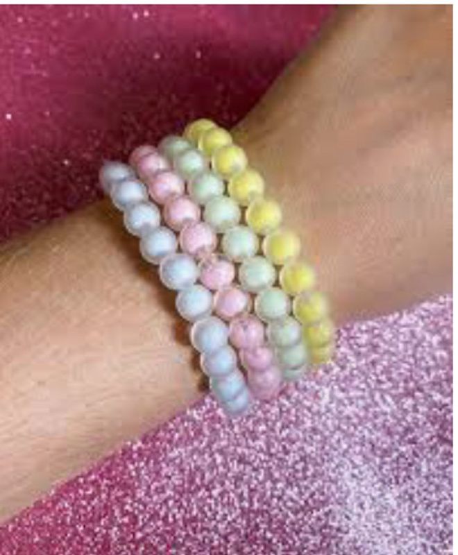 Lara Victoria - moda - pulseiras coloridas com nome e sem nome