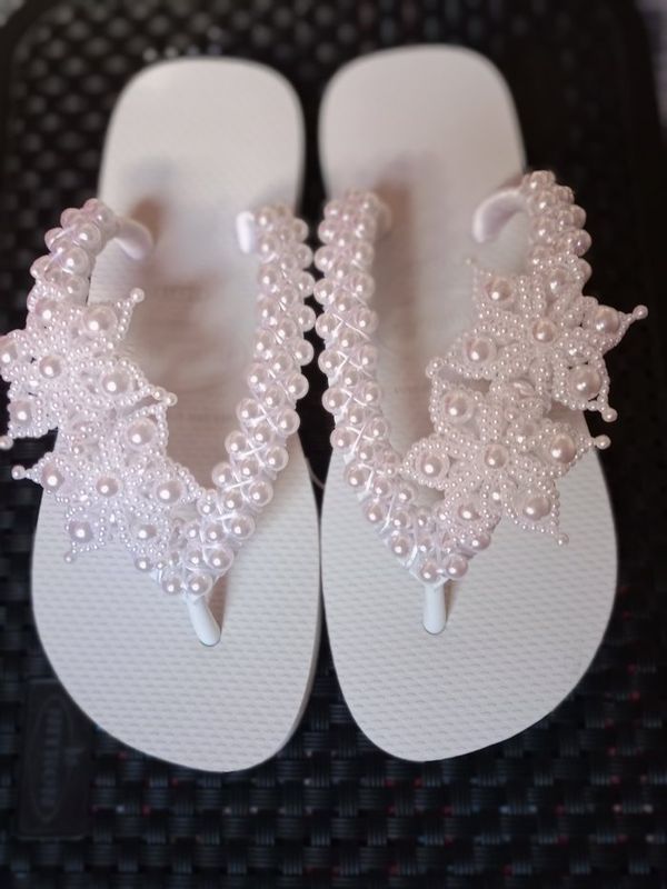 Lucimara Cristina Provazio Dândalo - Artesanatos em Geral - Chinelo customizado !!