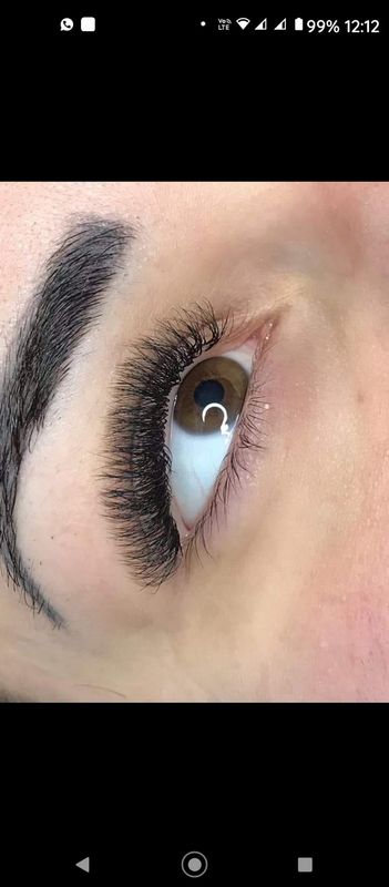 Studio Lorena Francielli - beleza & estética - alongamento de cilios fio a fio mega volume
