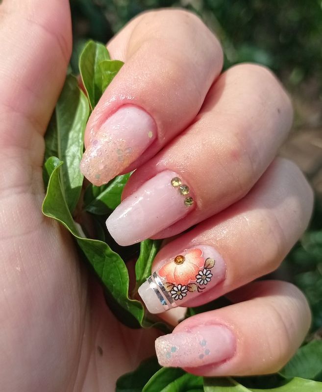 Conrad Nails - nails designer - banho de gel