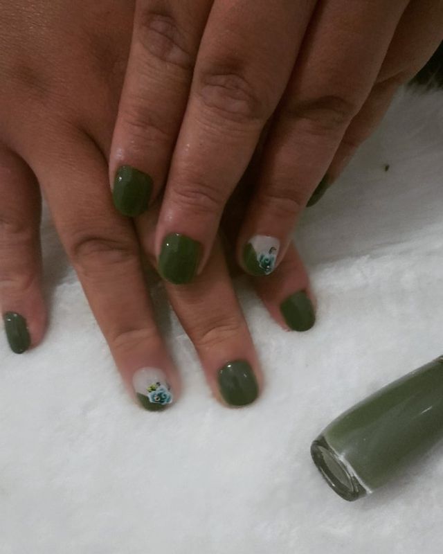 Manuela Ferreira - beleza & estética - manicure