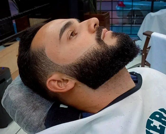Adriano Jr Cezar - Barbearia - Barba com toalha quente