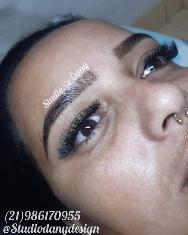 Dani Santos - beleza & estética - design de sobrancelha + tufo volumoso