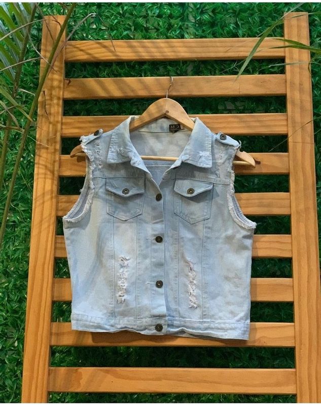 Desapegos com AMÔ - moda - Colete Jeans