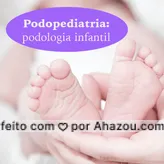 frases e posts para podopediatria: Vamos cuidar dos pés dos pequenos? Eles também merecem cuidados! A podopediatria estimula um desenvolvimento saudável, com o crescimento correto das unhas e a prevenção de disfunções que possam surgir ao longo dos anos. #podologia #ahazou #podopediatria