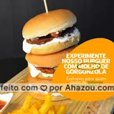 Hambúrguer com molho de gorgonzola, rúcula e uma deliciosa combinação com cebolas caramelizada. Se você ainda não provou, venha se lambuzar com essa substituição do tão famoso queijo cheddar e saia do clichê! 

#ahazoutaste #artesanal  #burger  #burgerlovers  #hamburgueria  #hamburgueriaartesanal 