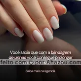 ✨ Isso mesmo! Se você quer que seu esmalte não estrague, aposte na blindagem. Ela permite que o esmalte dure o dobro do tempo: cerca de 15 a 20 dias. E as unhas continuam brilhantes e bonitas sem precisar de retoques. Sem contar que essa técnica ainda favorece o crescimento natural das unhas. Incrível, né? 💅🏻😍 #AhazouBeauty #beleza  #manicure  #nailart  #nailsaloon  #pedicure  #unhas  #unhasdehoje #blindagem #curiosidade #esmalte #durabilidade