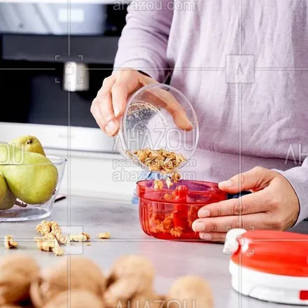 posts, legendas e frases de tupperware para whatsapp, instagram e facebook: Domingo, o dia internacional de preparar as marmitas da semana 😂
Quem aí já está organizando as refeições dos próximos dias para facilitar a rotina?
Conta para a gente qual foi o cardápio escolhido!
#organização #marmita #ahazourevenda #ahazoutupperware