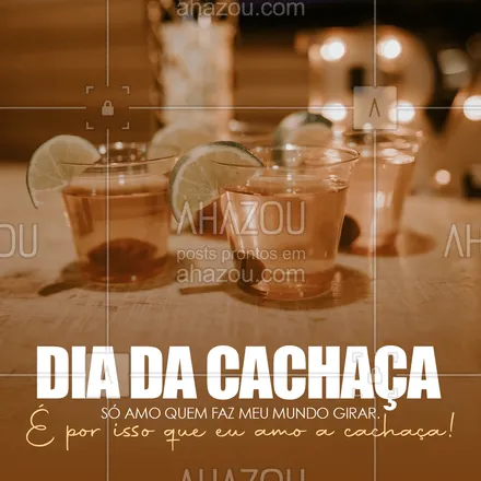 posts, legendas e frases de bares para whatsapp, instagram e facebook: E tá errado? Amor verdadeiro faz o mundo inteiro girar! 😂 #ahazoutaste #bar  #cocktails  #drinks  #lounge #diadacachaça