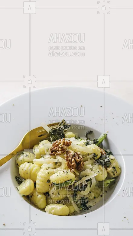 posts, legendas e frases de cozinha italiana para whatsapp, instagram e facebook: Esse nhoque é tão quentinho que deixa até o seu coração aquecido. Está precisando de um pouco de calor? É só pedir, e o nhoque vai chegar para te esquentar. #ahazoutaste #nhoque #massas #comidaitaliana